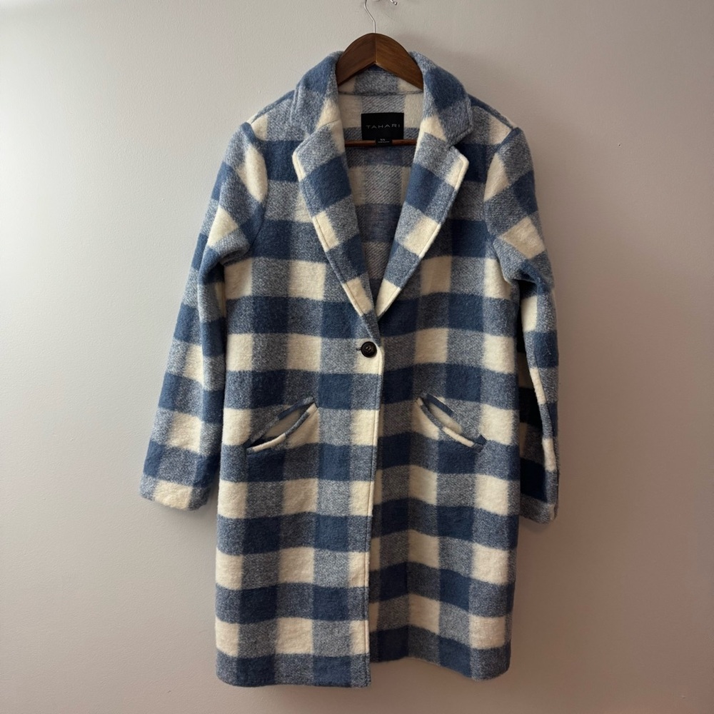 Tahari Plaid Blue and White Women's Coat Size M